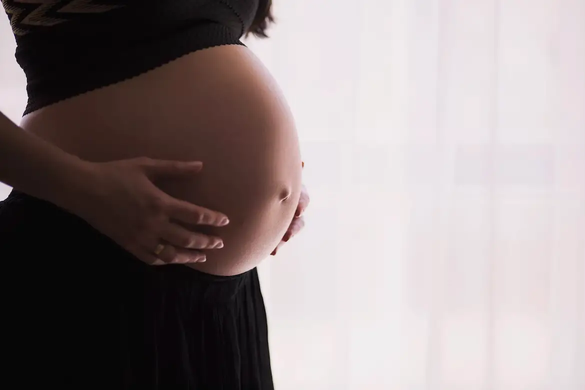 Amniocentèse est un test de diagnostic qui est réalisé pendant la grossesse.